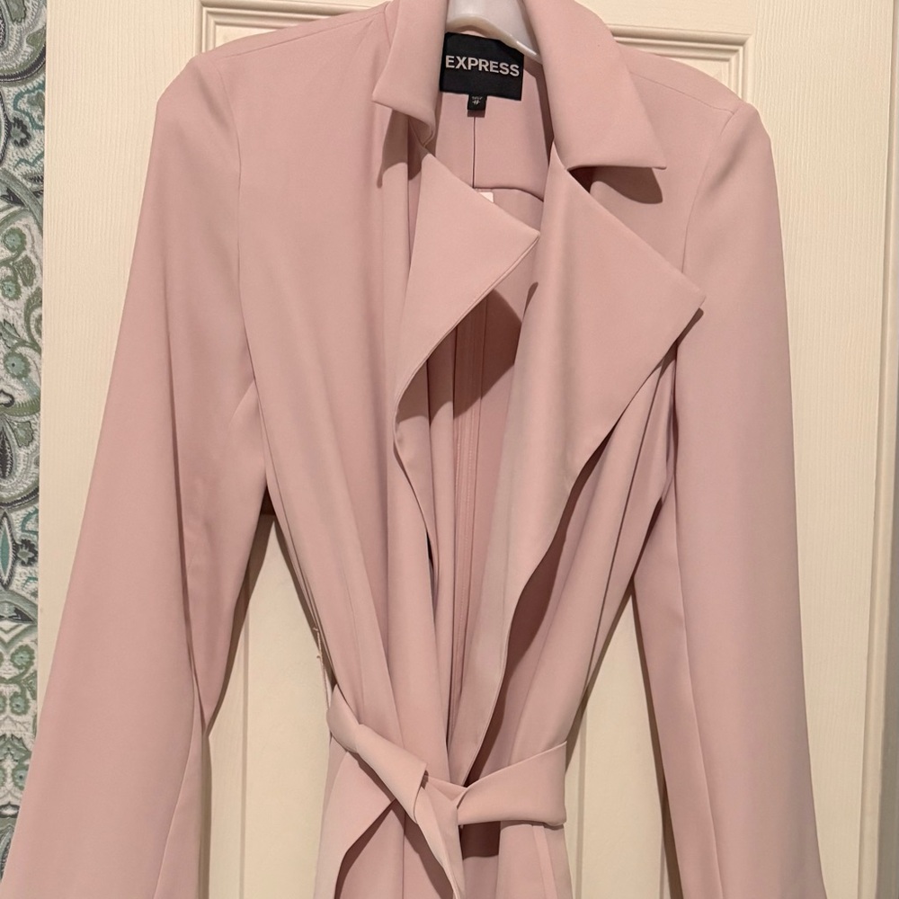 Express Pale Pink Trench Coat with Notched Lapel and Open Front